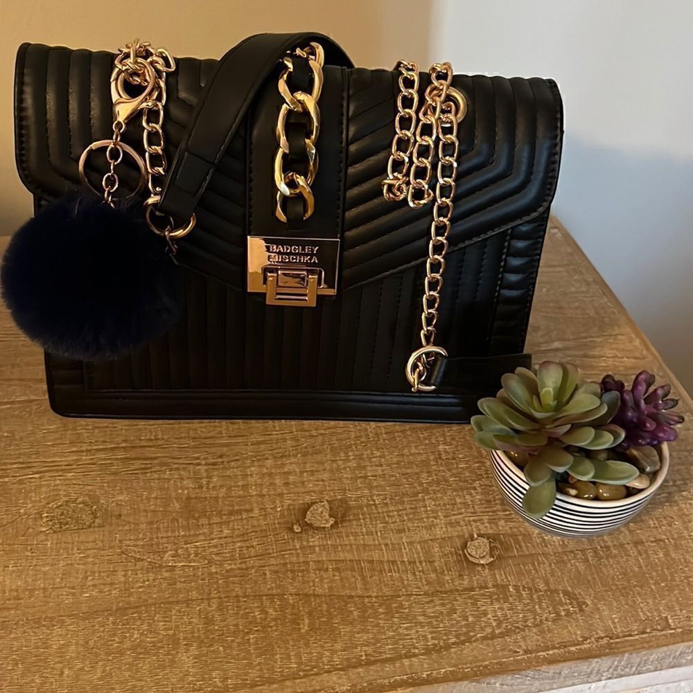 BADGLEY MISCHKA VEGAN LEATHER PURSE NEW WITH TAGS